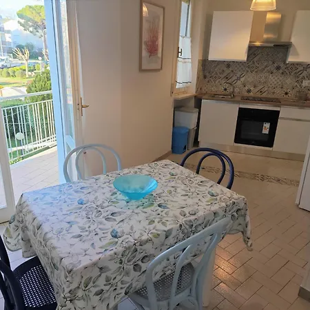 Apartamento L08 - Trilocale Al Centro Del Paese Con Posto Auto *