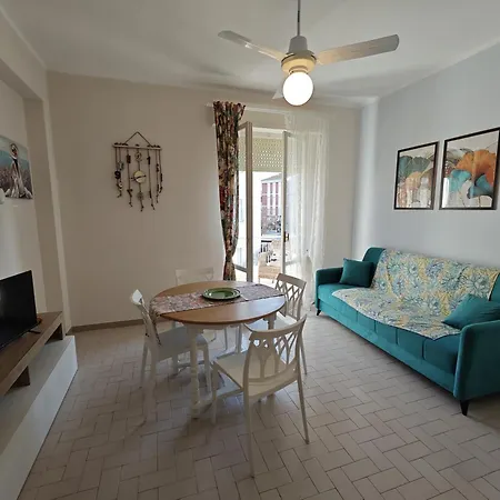 Apartamento L08 - Trilocale Al Centro Del Paese Con Posto Auto