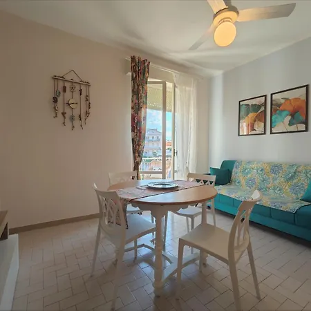 L08 - Trilocale Al Centro Del Paese Con Posto Auto Apartamento *
