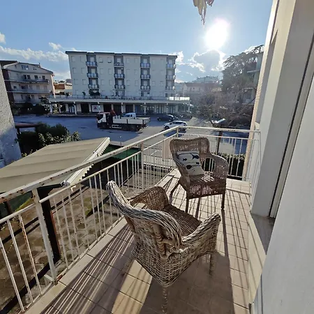 Apartamento L08 - Trilocale Al Centro Del Paese Con Posto Auto