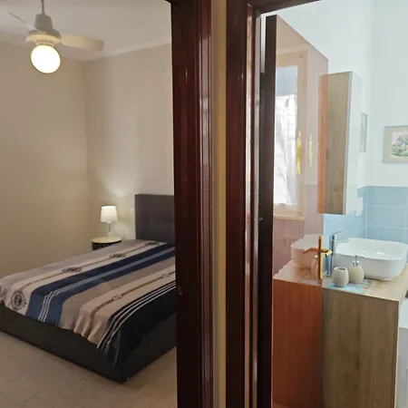 L08 - Trilocale Al Centro Del Paese Con Posto Auto Apartamento Numana