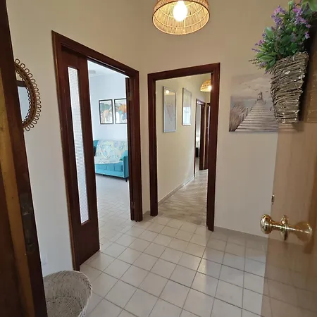 L08 - Trilocale Al Centro Del Paese Con Posto Auto Apartamento