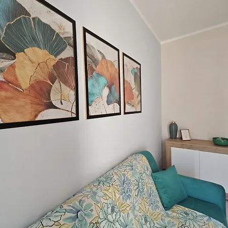 L08 - Trilocale Al Centro Del Paese Con Posto Auto Apartamento